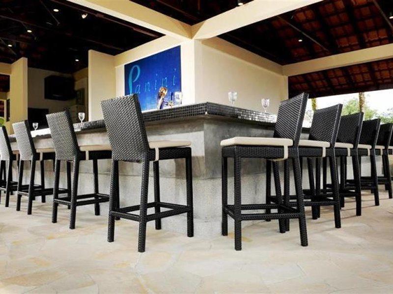 Damai Puri Resort & Spa Kuching Bagian luar foto Bar stools