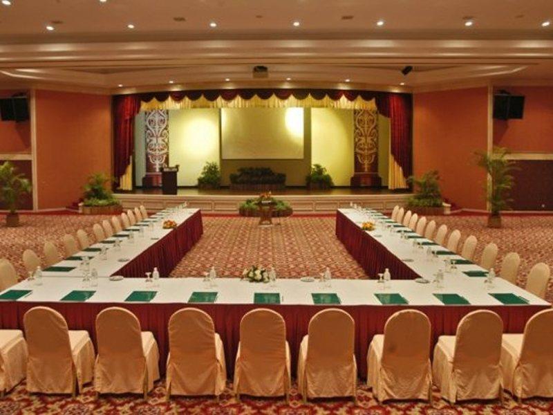 Damai Puri Resort & Spa Kuching Bagian luar foto The Royal Thai Conference Centre