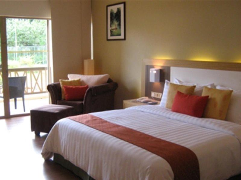 Damai Puri Resort & Spa Kuching Bagian luar foto Deluxe Room