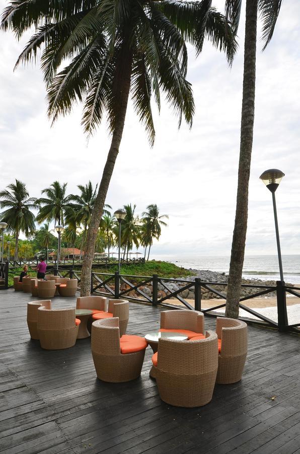 Damai Puri Resort & Spa Kuching Bagian luar foto The beach at the Mövenpick Hotel, Labadi, Accra