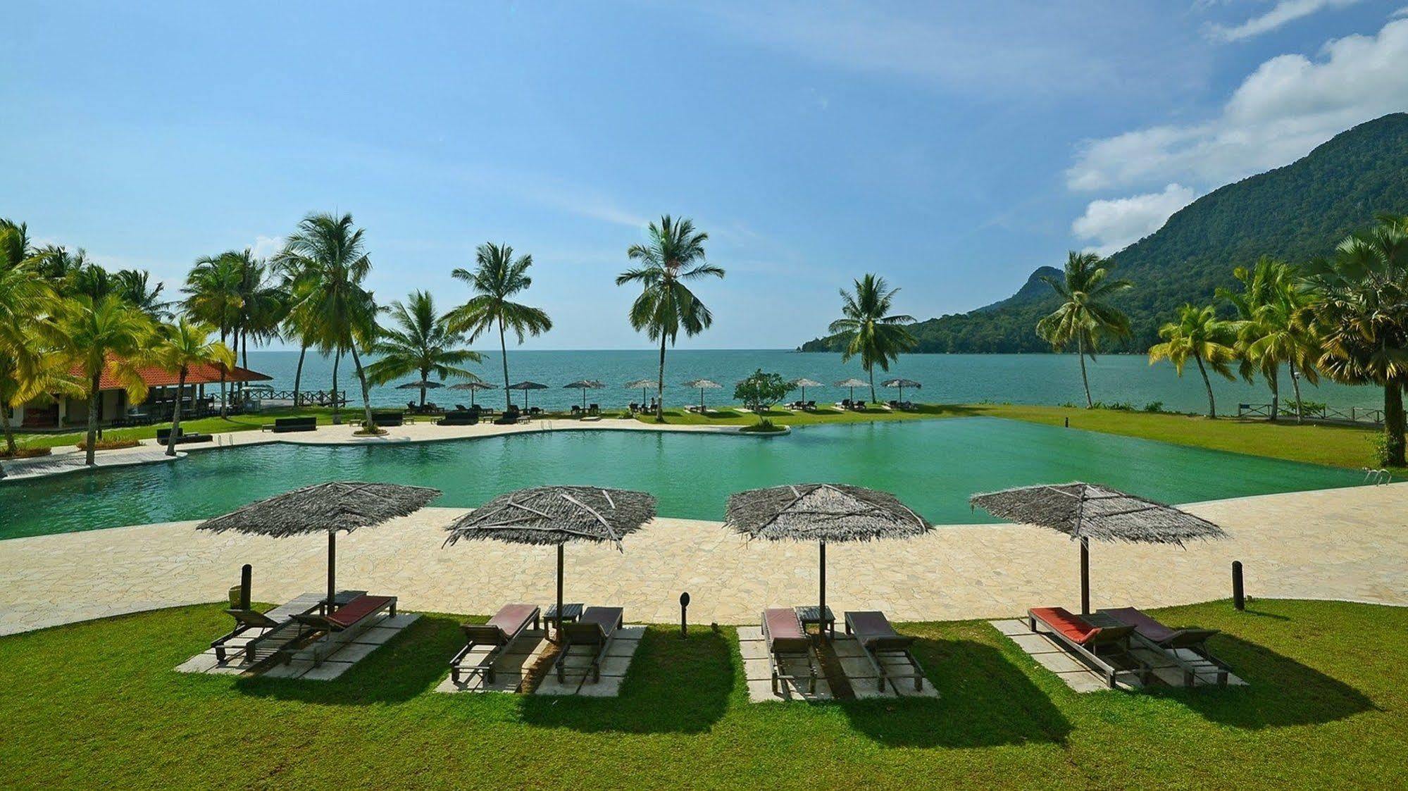 Damai Puri Resort & Spa Kuching Bagian luar foto The beach at Pangkor Laut Resort