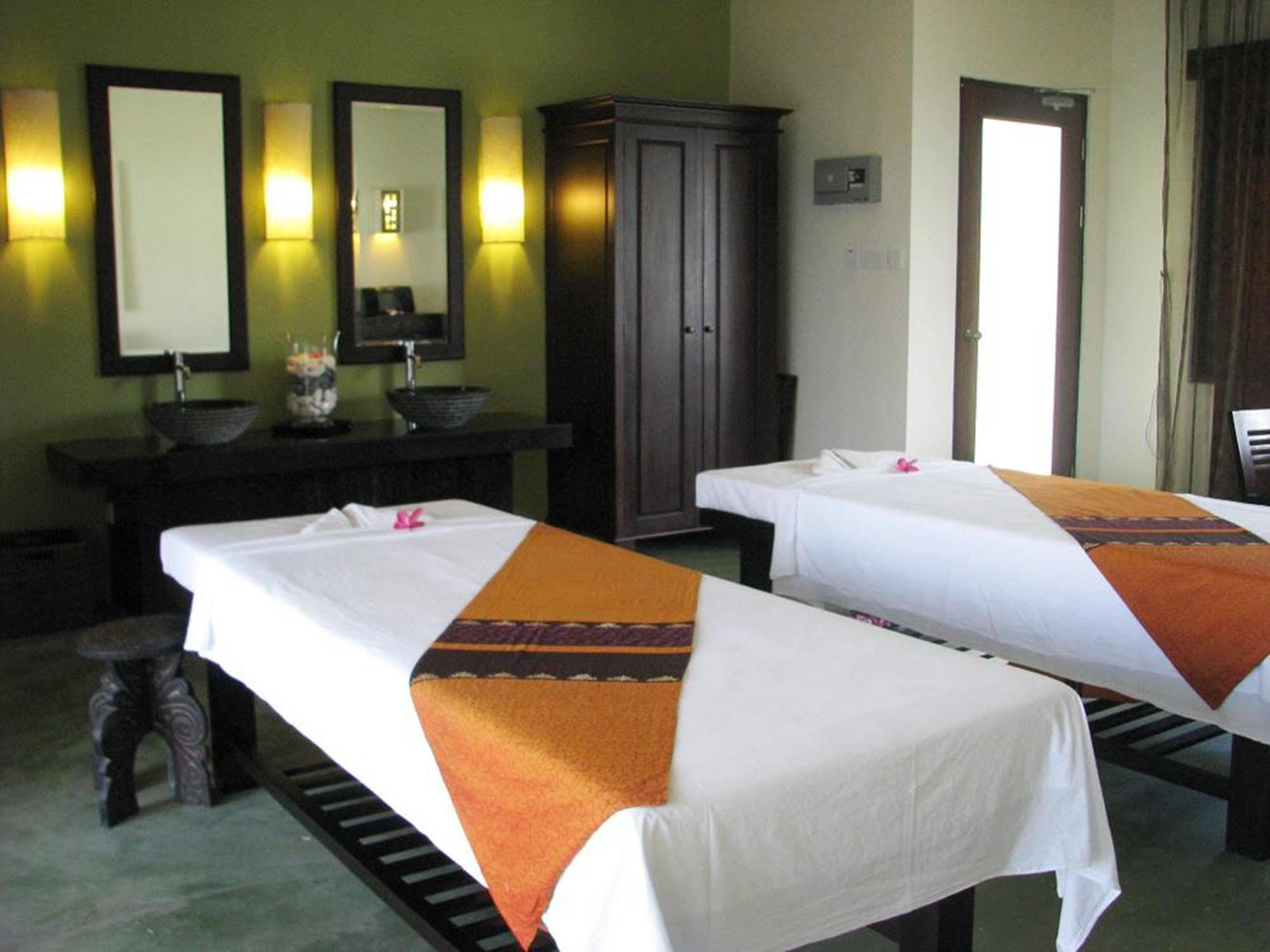 Damai Puri Resort & Spa Kuching Bagian luar foto A spa in Thailand