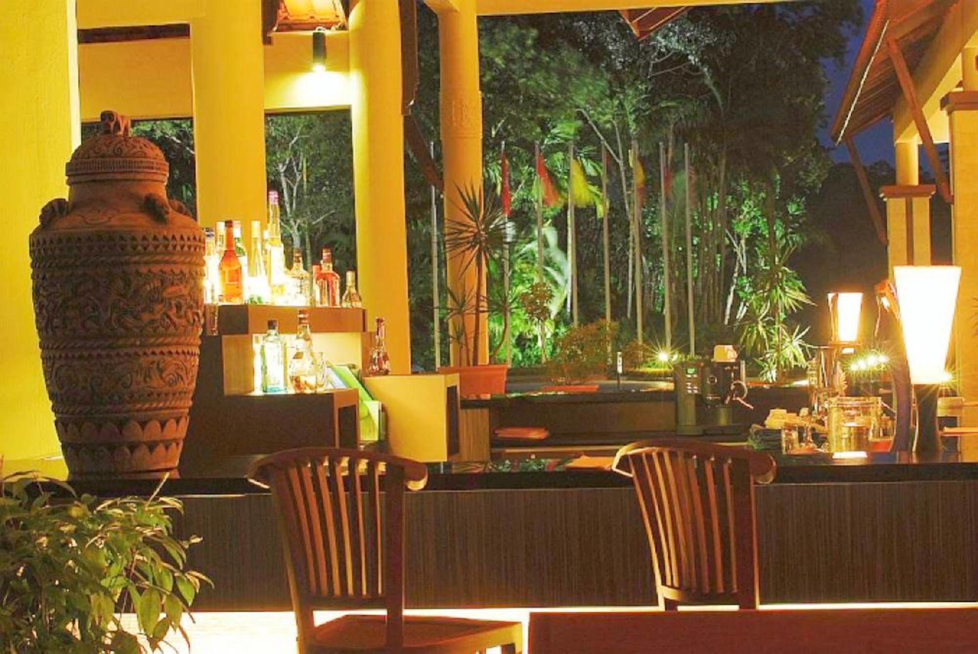 Damai Puri Resort & Spa Kuching Bagian luar foto The bar at the hotel